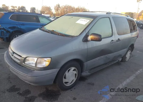 1998 Toyota Sienna Le z USA, uszkodzony, nr VIN 4T3ZF13CXWU052192